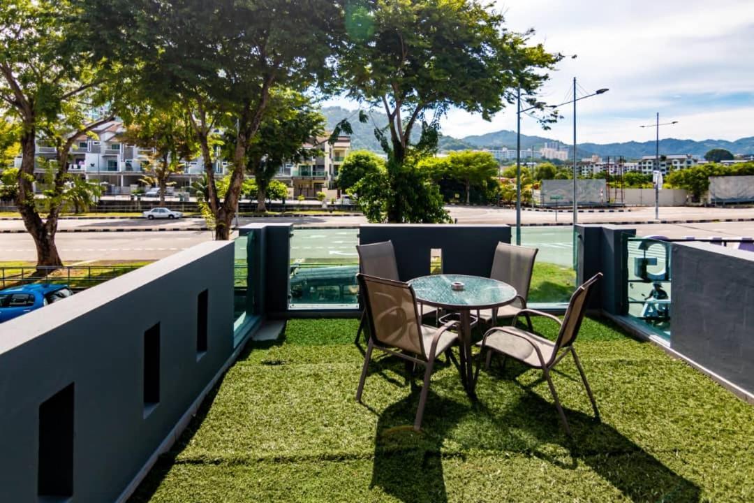 The Best Hotel In Bayan Lepas - The Lov Penang Exterior photo